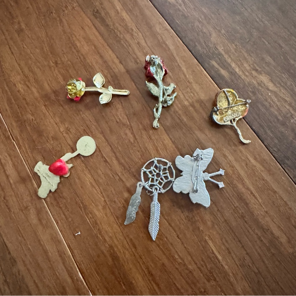 Vintage 6pc SET Kids Enamel Pin Brooch Novelty Rose Butterfly Dreamcatcher Bear - Picture 2 of 9